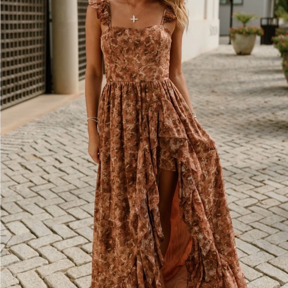 Storia Rust Brown Floral Ruffled Maxi Dress